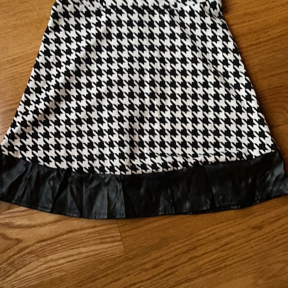 Amy Byer size 16 black and white houndstooth sleeveless dress - Picture 3 of 5